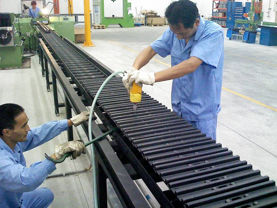 Excavator Pedrail assembly line